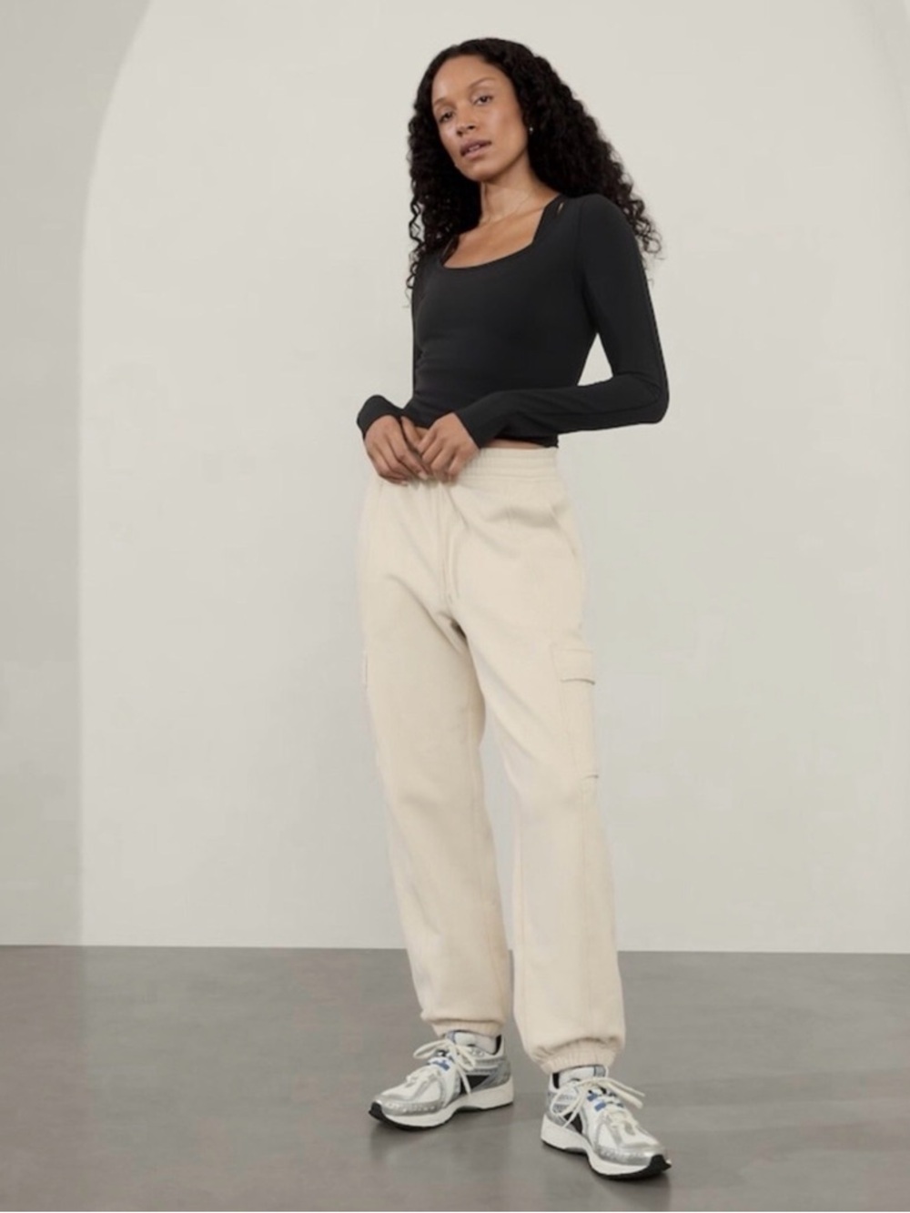 NWT Athleta Forever Fleece High Rise Cargo Jogger Bone Size Medium